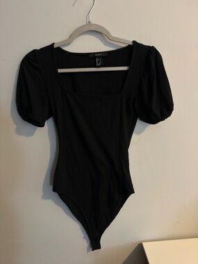 Forever 21 Black Ribbed Puff Sleeve Bodysuit